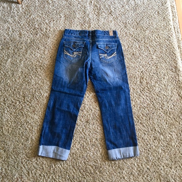 Maurice’s distressed capris - Picture 2 of 2